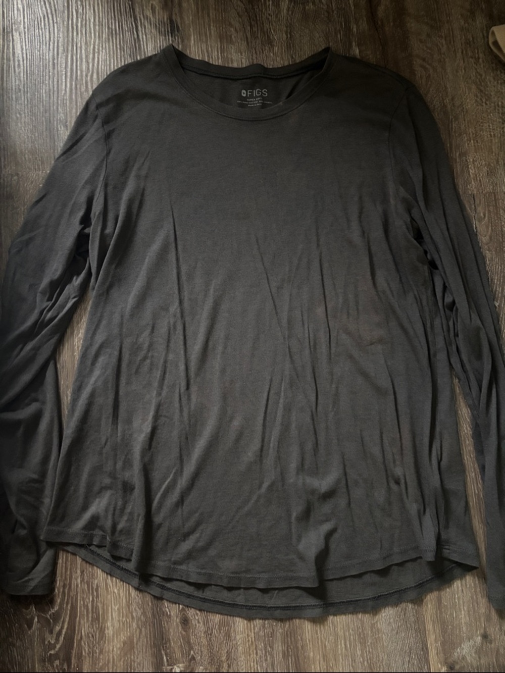 FIGS super soft Long-Sleeve Crew Neck Shirt - Charcoal Black